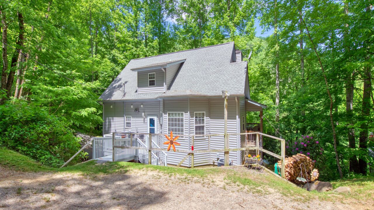 Brown's Creeksong Home, Waynesville, NC, 28785 Scene 2