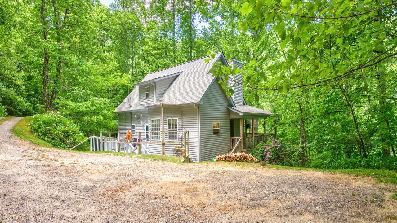 Brown's Creeksong Home, Waynesville, NC, 28785 Scene 3
