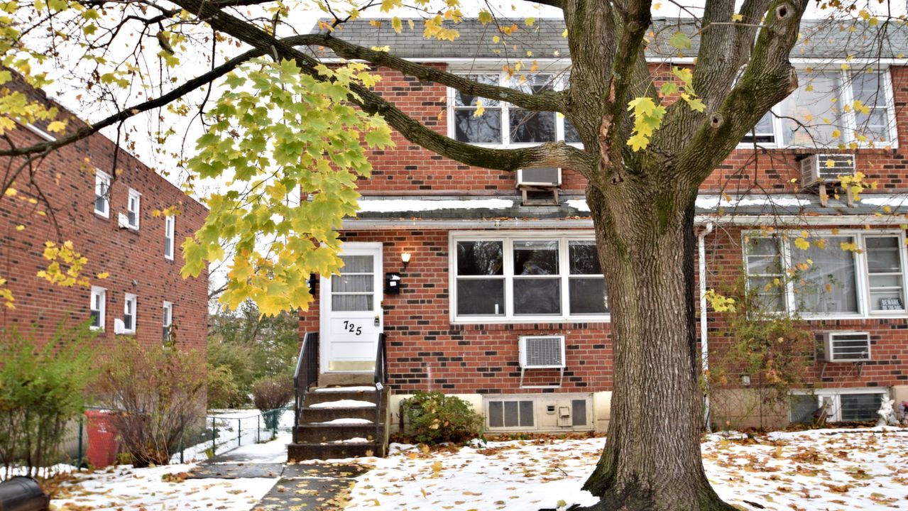 725 Belair Cir, Norristown, PA, 19401 Scene 1