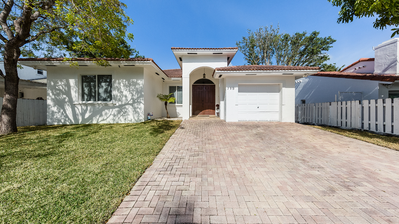 795-NE-80th-St-01