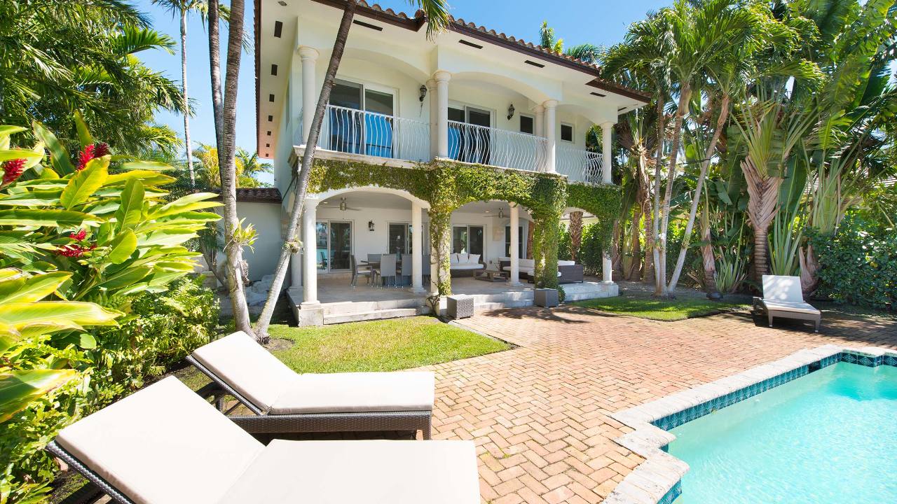 320-W-Rivo-Alto-Dr-02