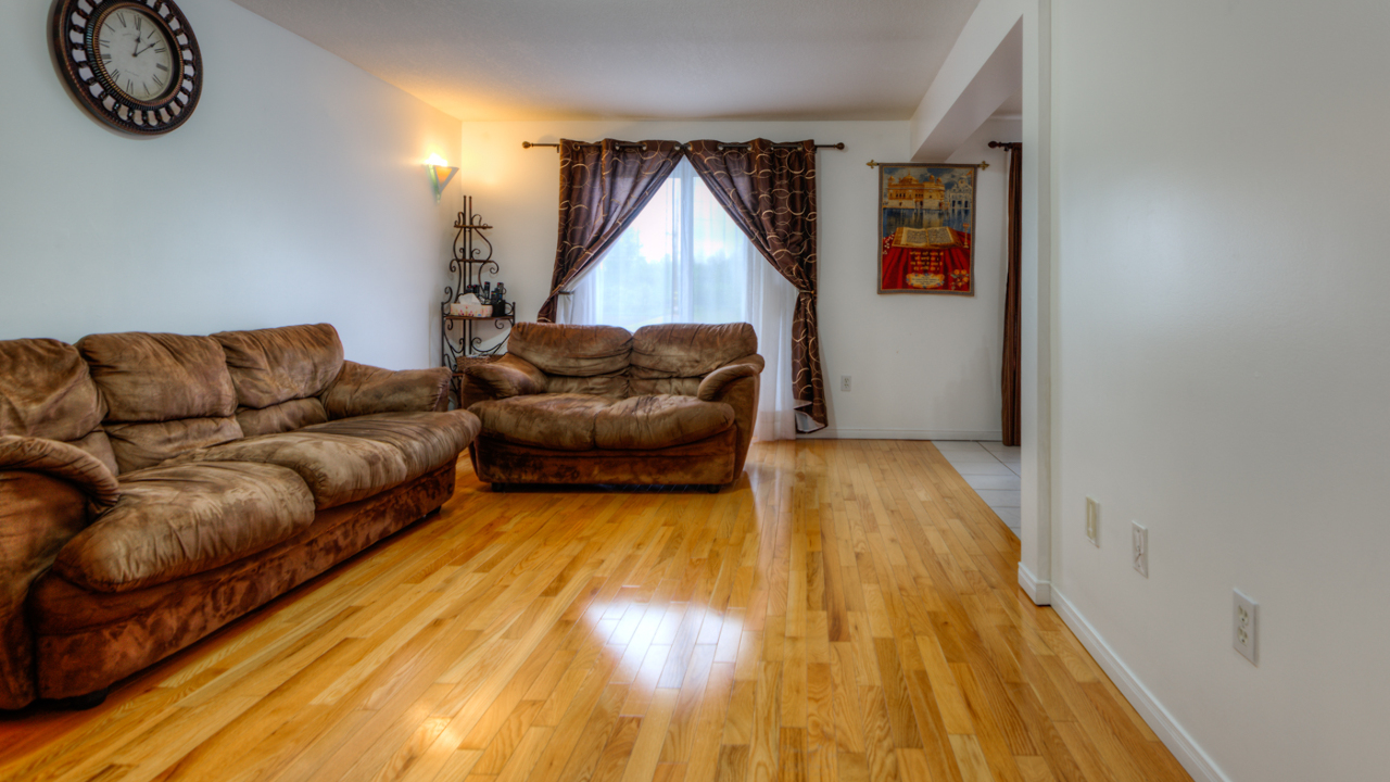 16 Sullivan Crescent, Guelph, ON, N1K 1X8 Scene 2