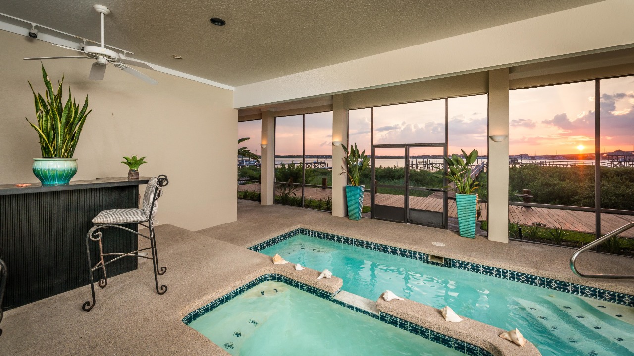 Enclosed Pool & Hot Tub