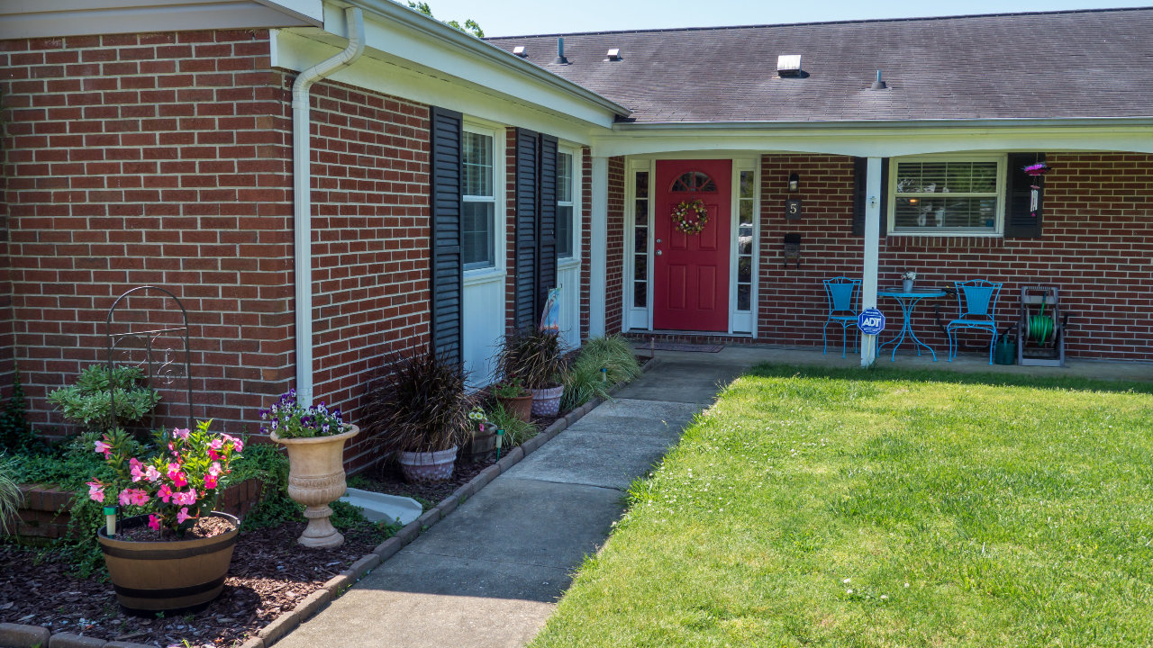 Front Entry Detail