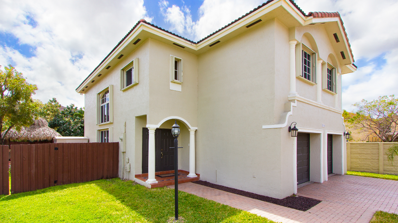 15136-SW-32nd-Ave-02