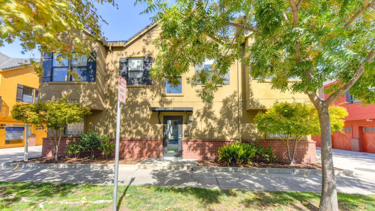 2117 S Street #206, Sacramento, CA, 95816 Scene 1