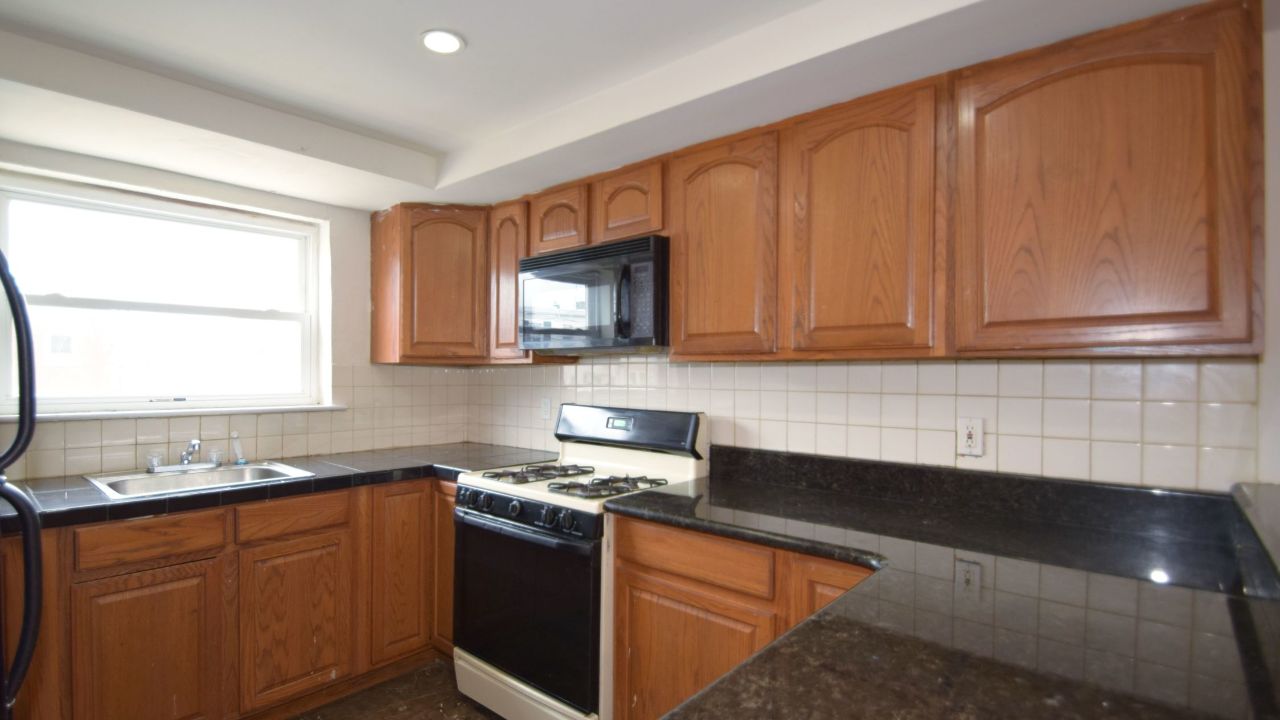 320 N Simpson St, Philadelphia, PA, 19139 Scene 4