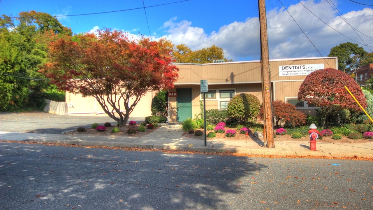 Prime Corner Location