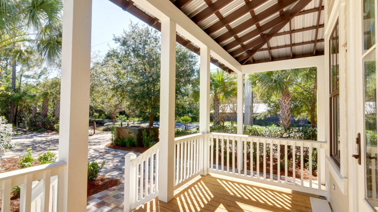 04_Front_Porch_01