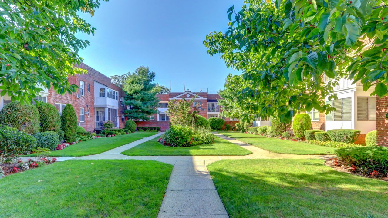 284 Central Ave Unit 6B, Lawrence, NY, 11559 Scene 2