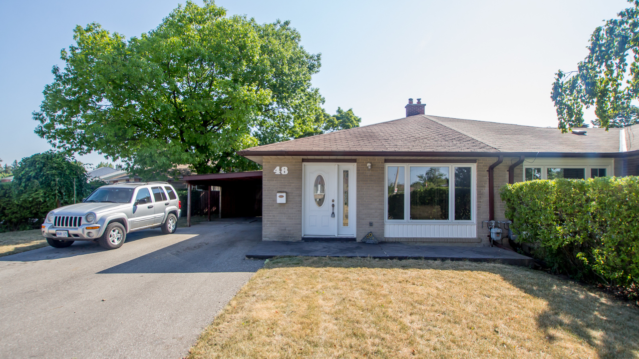 48 Aloma Cres, Brampton, ON, L6T 2P1 Scene 1