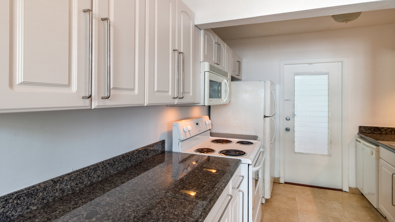 220-Meridian-Condo-#6-05