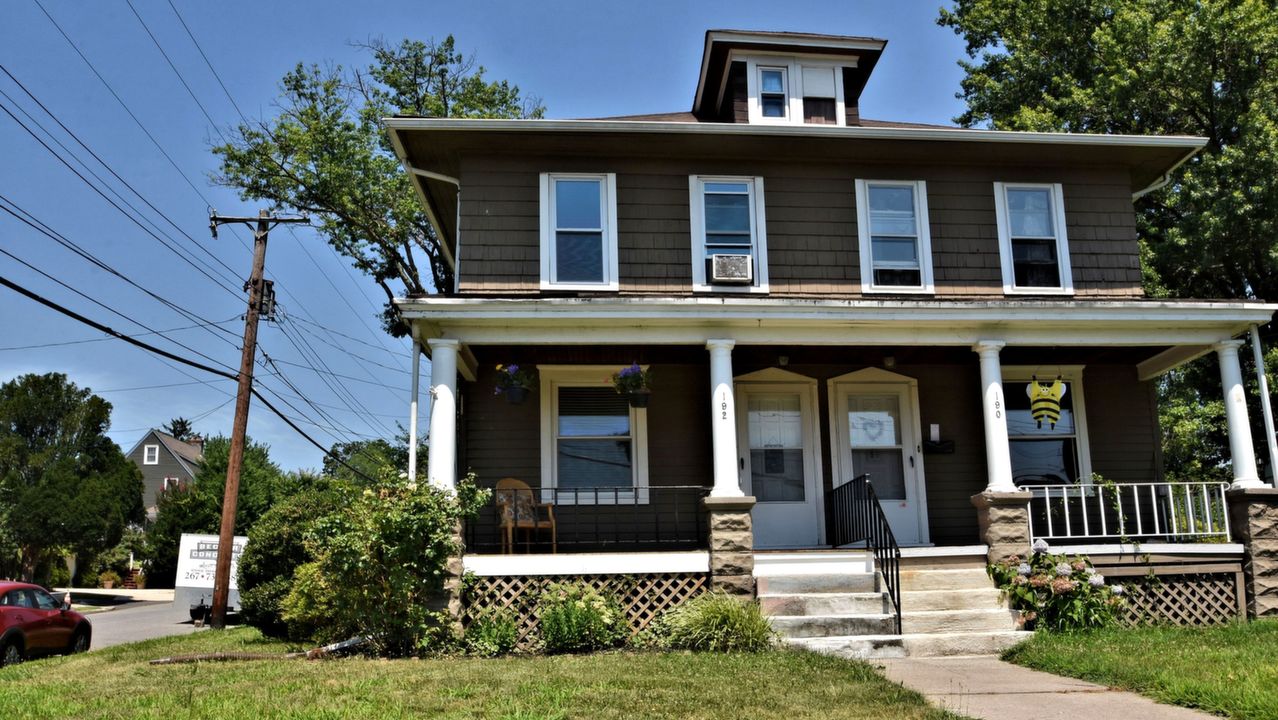 192 W Hendrickson Ave, Morrisville, PA, 19067 Scene 1