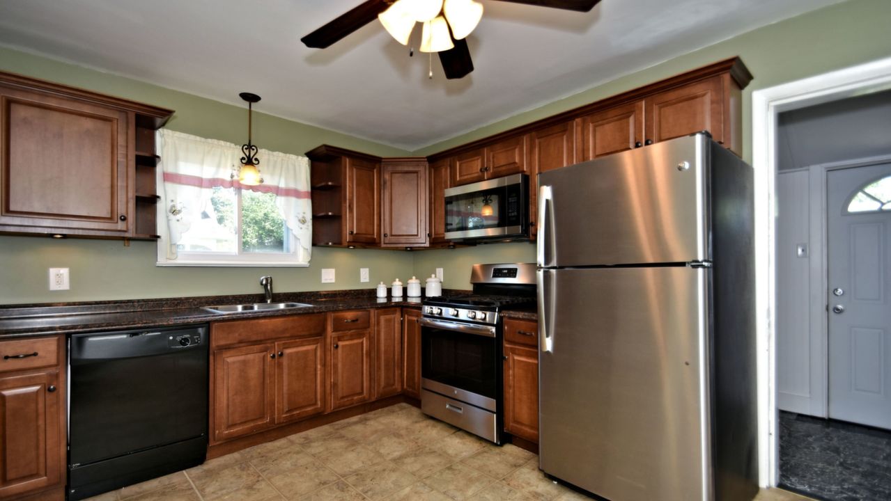 192 W Hendrickson Ave, Morrisville, PA, 19067 Scene 4