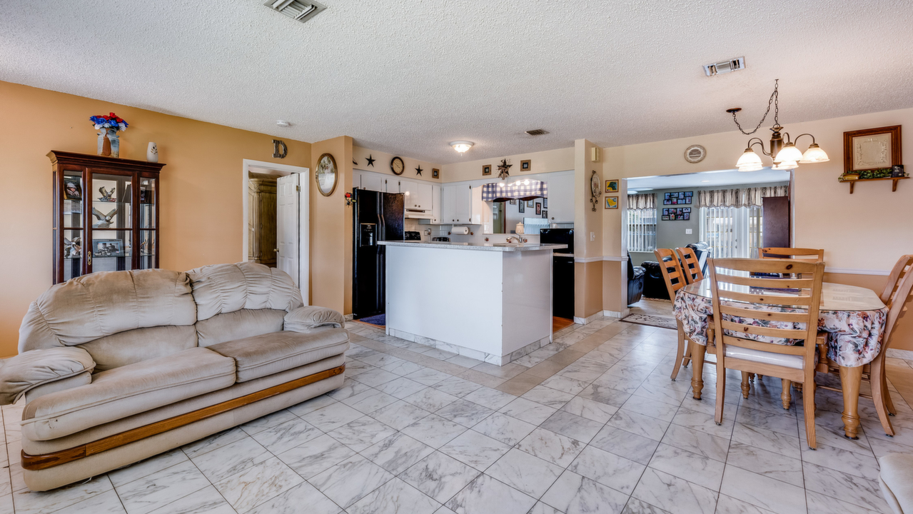 8771-NW-15th-Ct-04