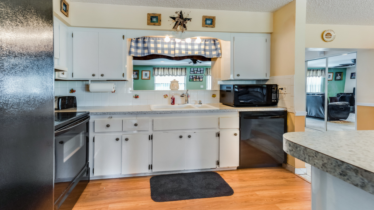 8771-NW-15th-Ct-08