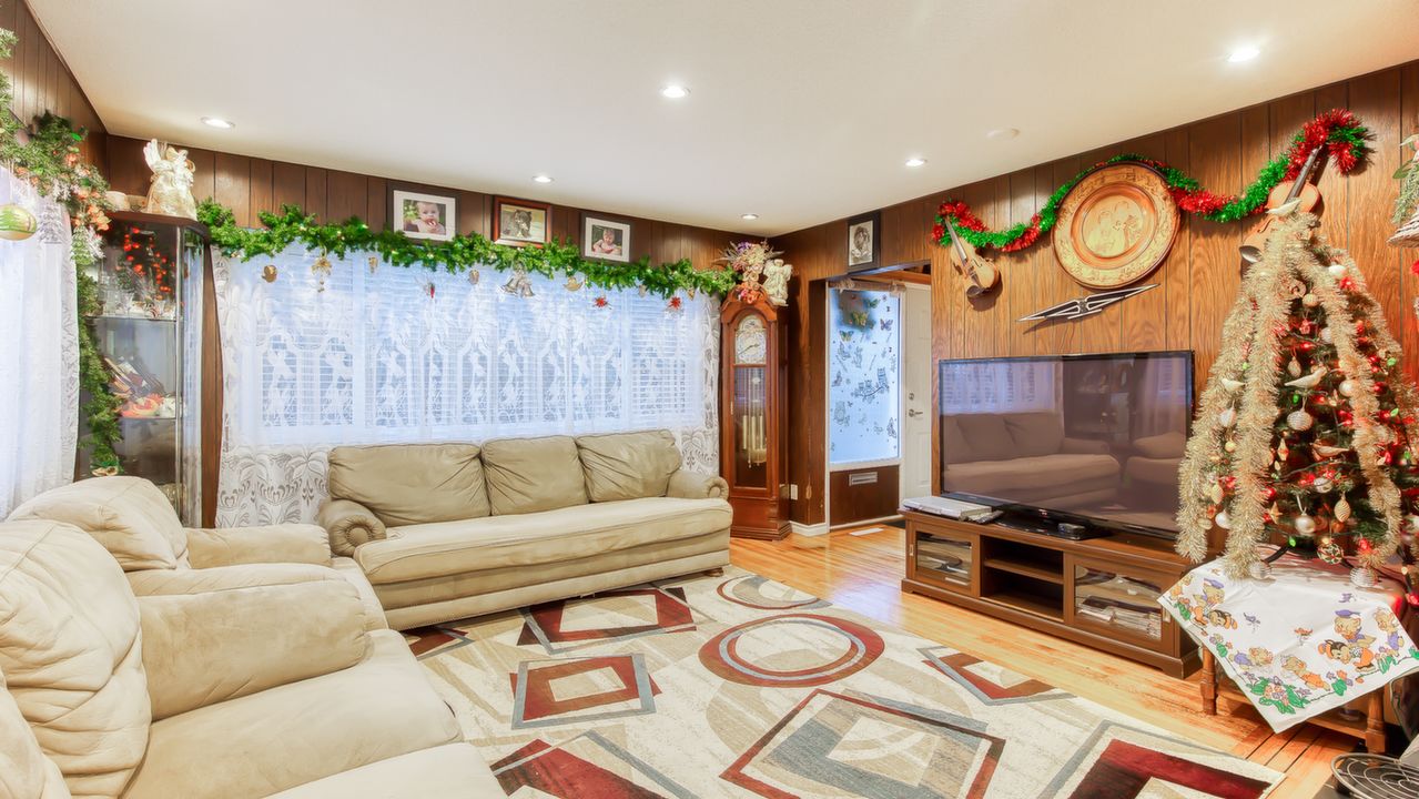 11505 Currie St, Surrey, BC, V3R 5S8 Scene 3