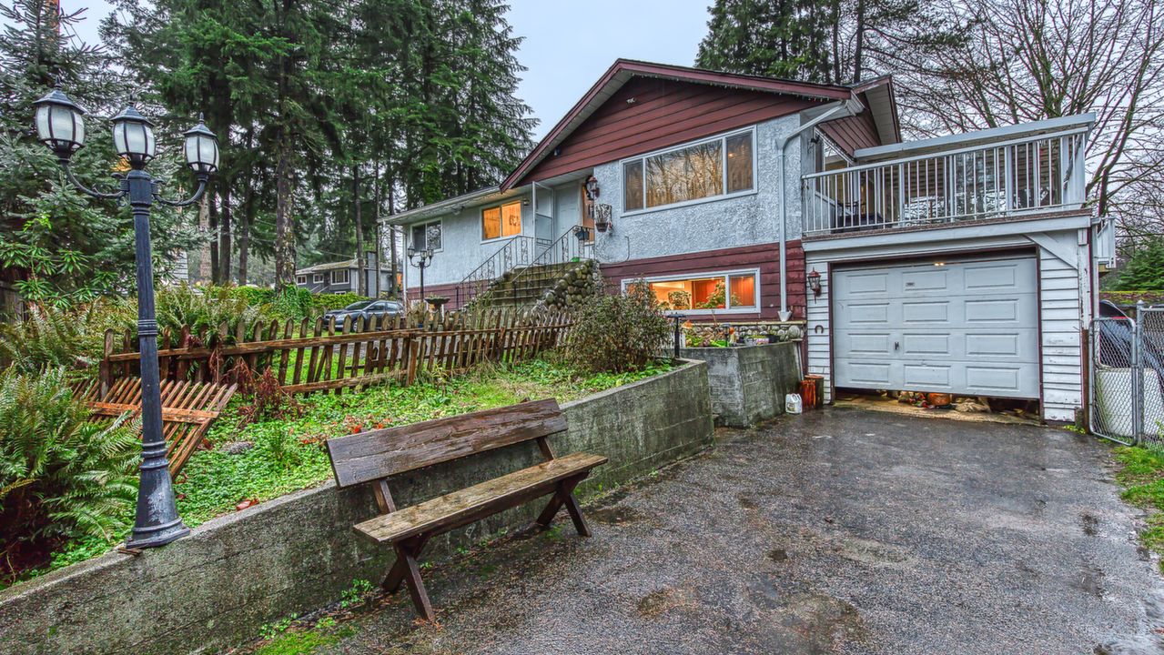 11505 Currie St, Surrey, BC, V3R 5S8 Scene 2