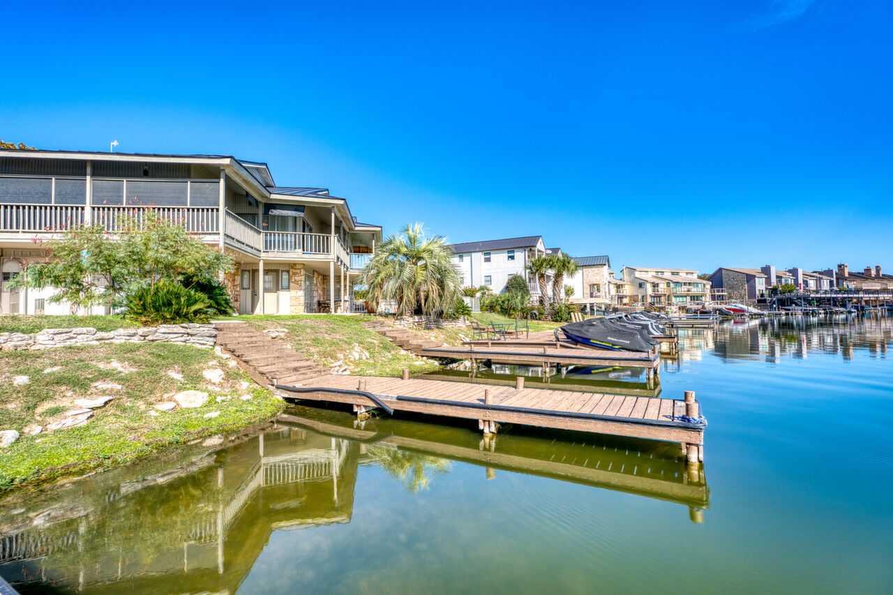 104 Cove East #207, Horseshoe Bay, TX, 78657 Scene 1