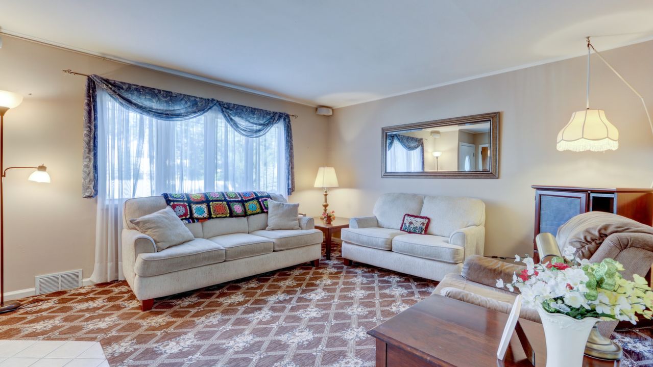 730 Carlton Rd, West Babylon, NY, 11704 Scene 4