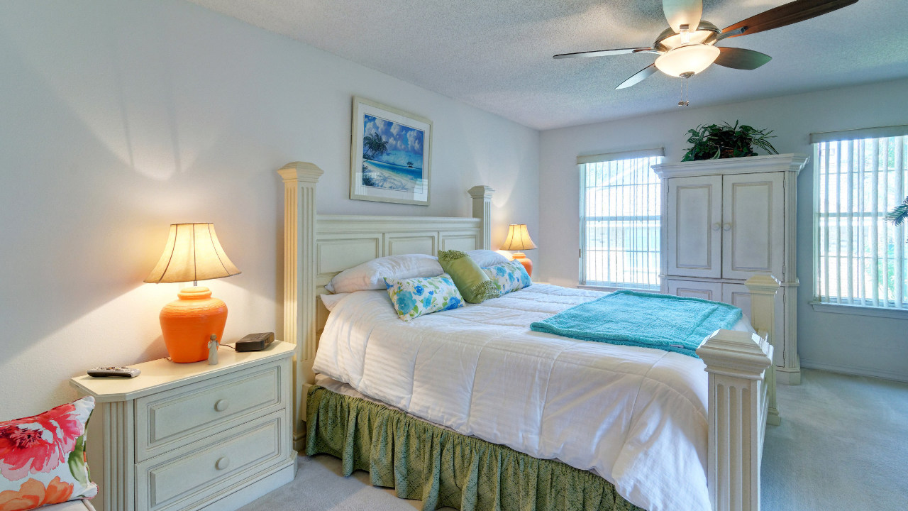 39_Master_Bedroom_01