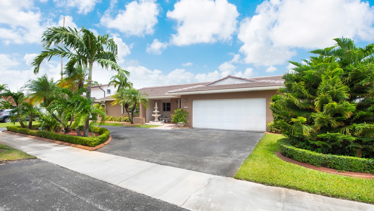 2105-SW-123rd-Ct-01