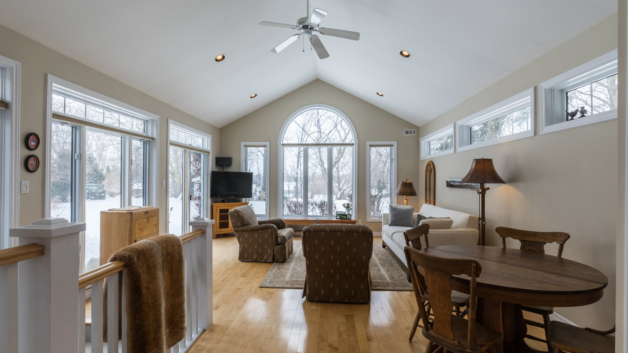 Greatroom Breakfast nook 