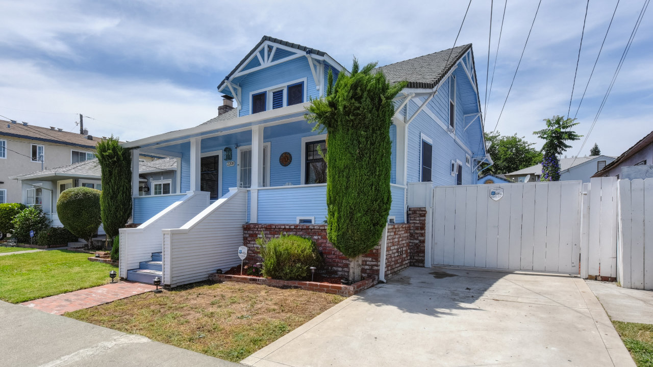 2208 34th Street, Sacramento, CA, 95817 Scene 3