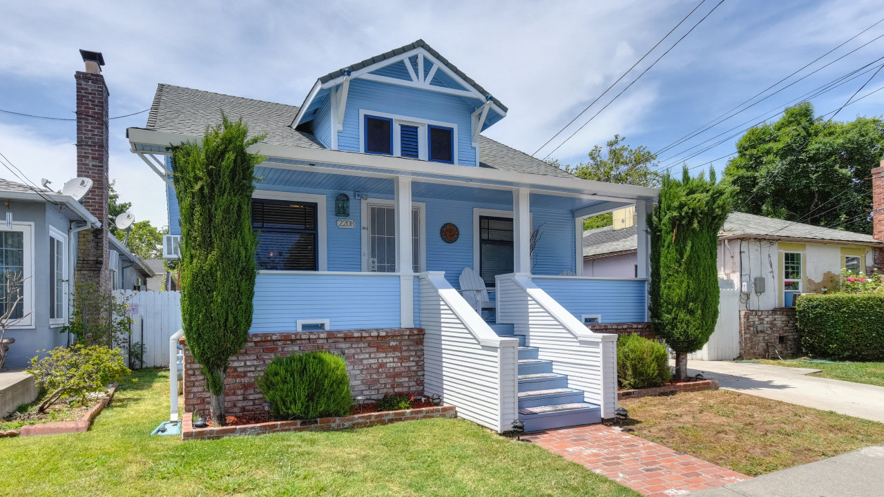 2208 34th Street, Sacramento, CA, 95817 Scene 2