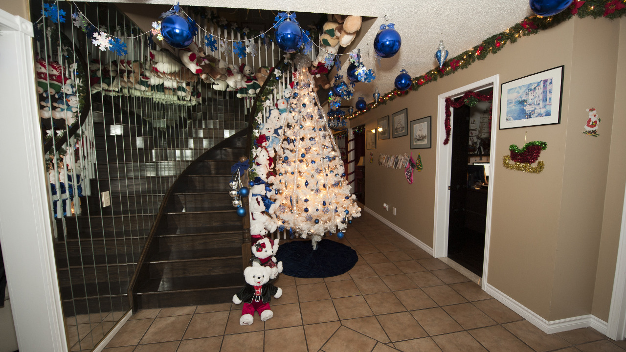 Santa's Home South, Brampton, ON, L6Z3Z4 Scene 3