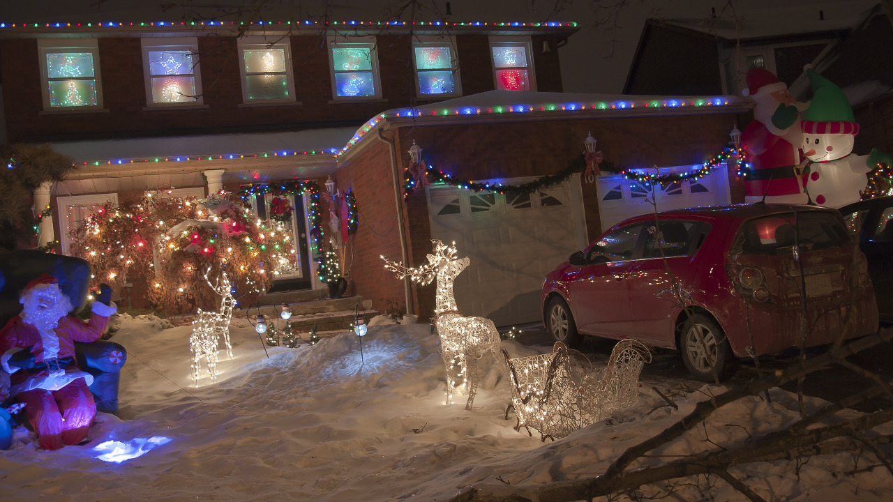 Santa's Home South, Brampton, ON, L6Z3Z4 Scene 1