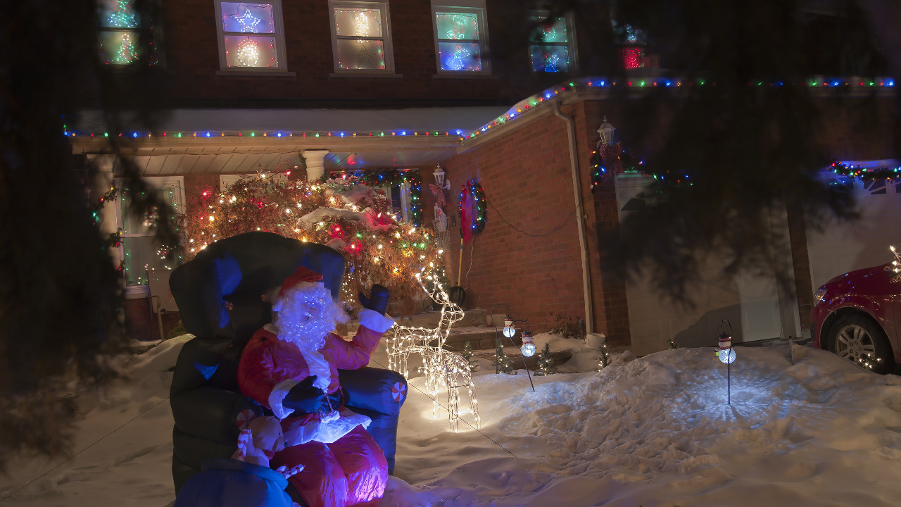 Santa's Home South, Brampton, ON, L6Z3Z4 Scene 2