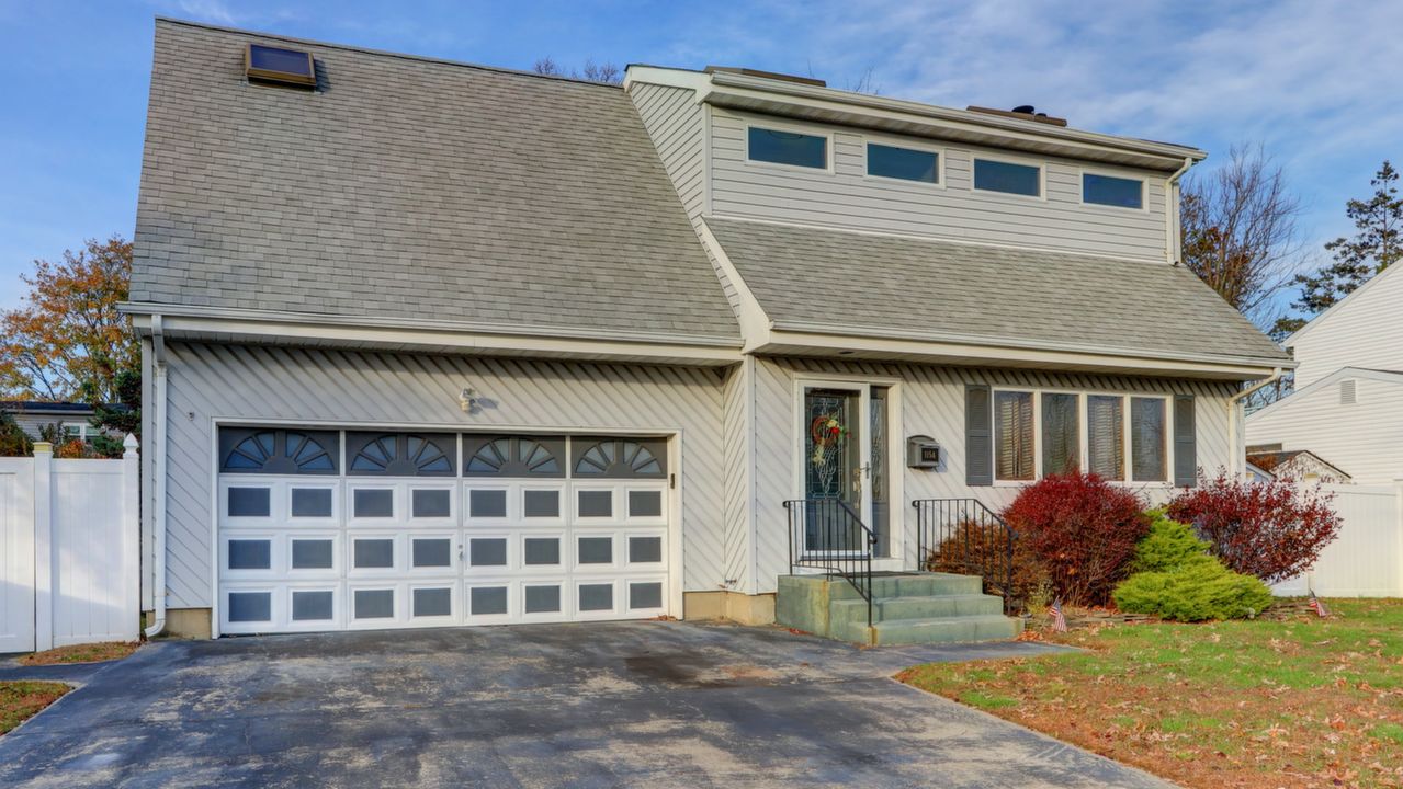 115A Claremont Ave, West Babylon, NY, 11704 Scene 2