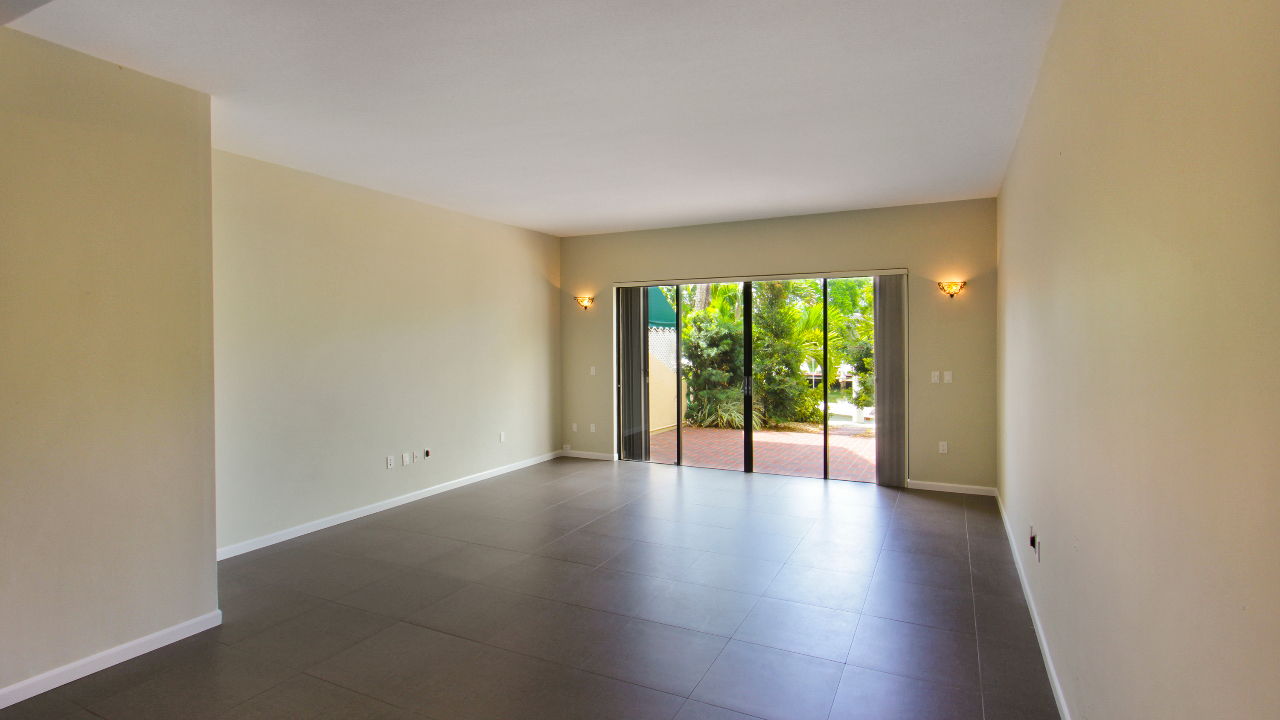 1428-NE-105th-St-03