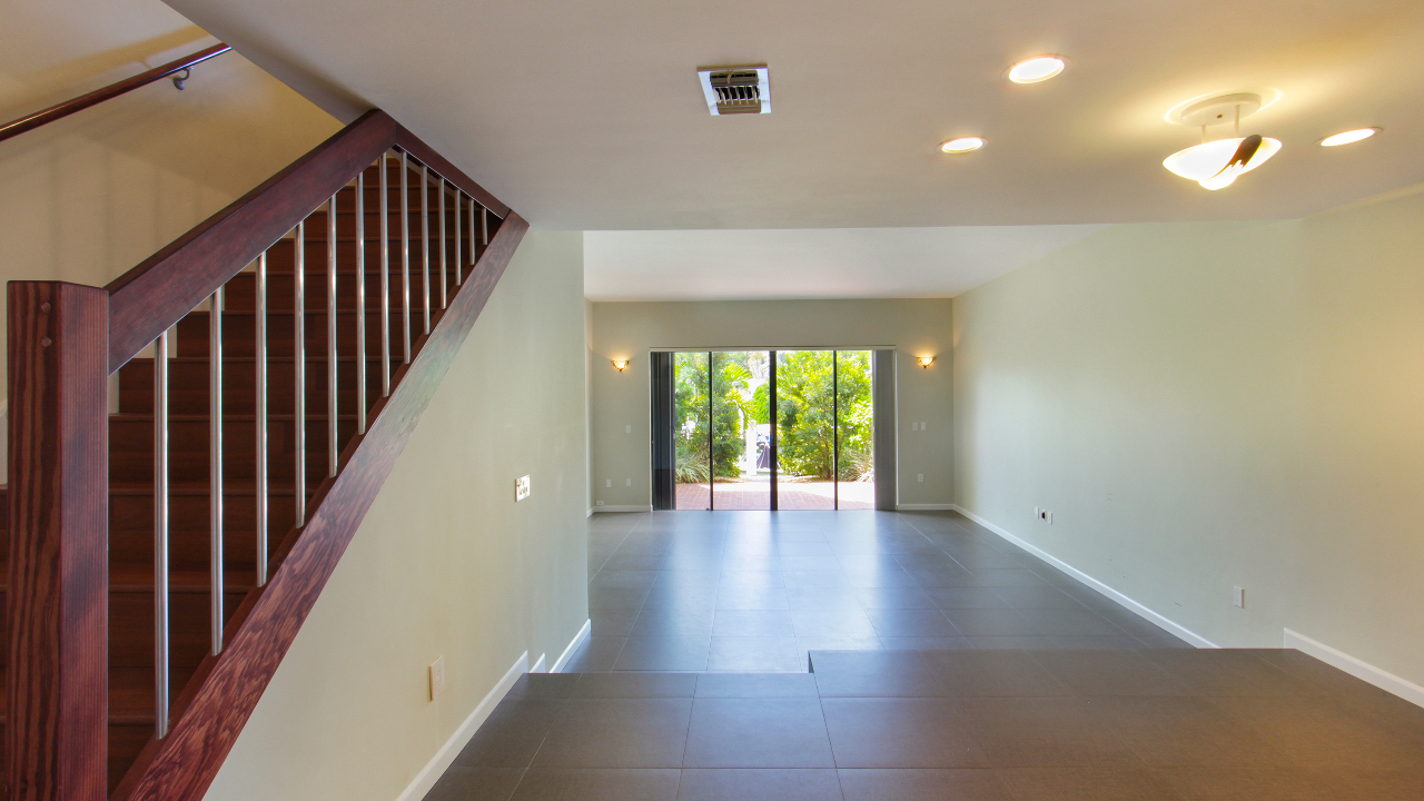 1428-NE-105th-St-02