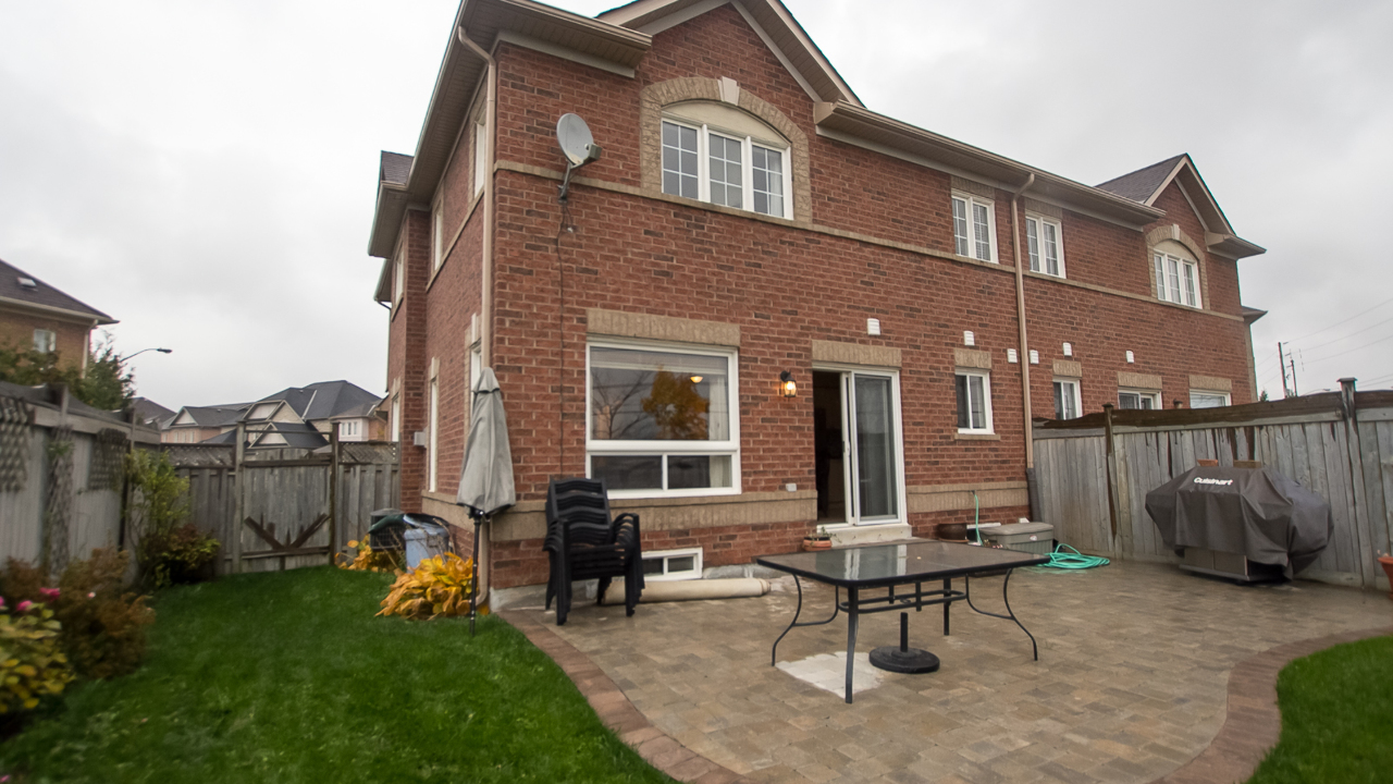 84 Saintsbury Crescent, Brampton, ON, L6R2V8 Scene 2