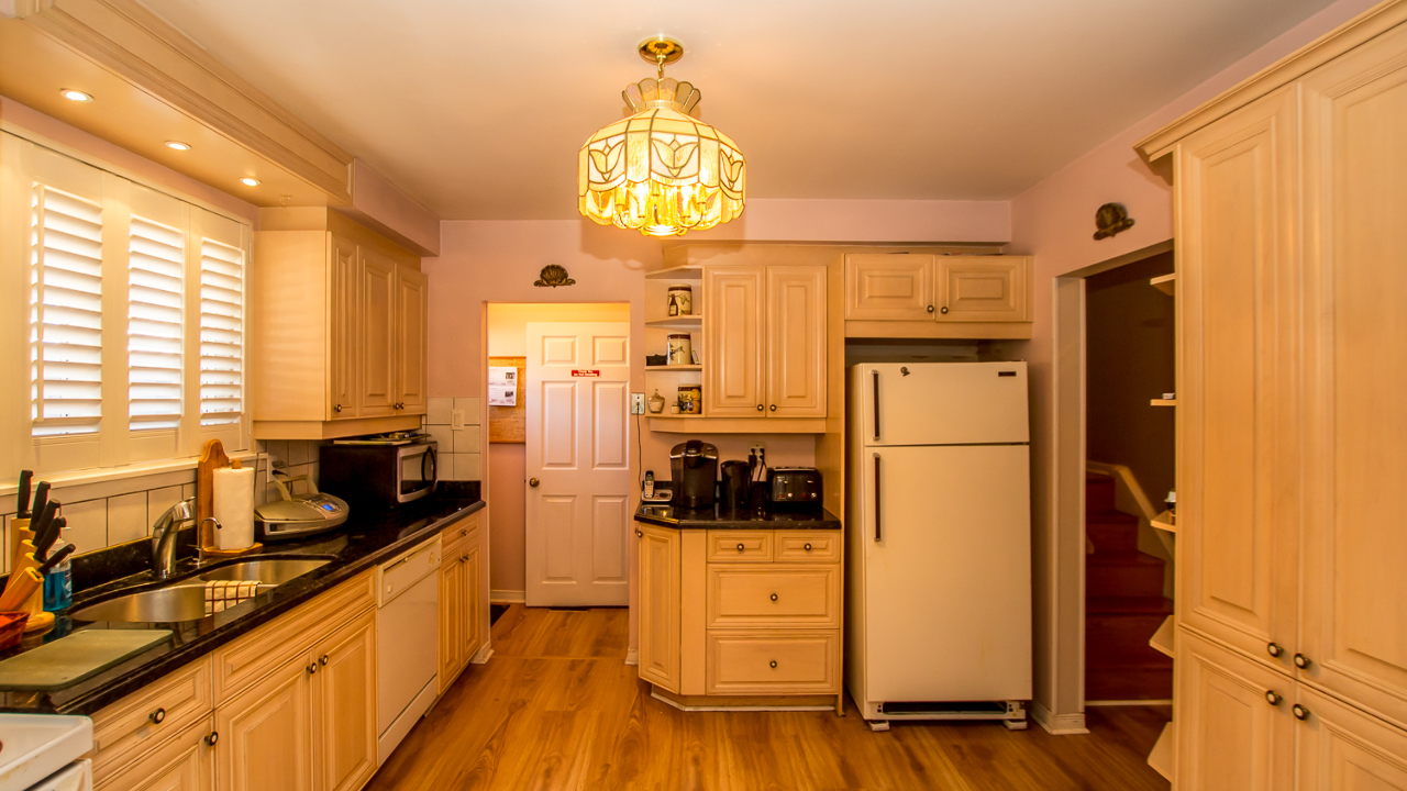 34 Basildon Cres, Brampton, ON, L6T 2N3 Scene 3