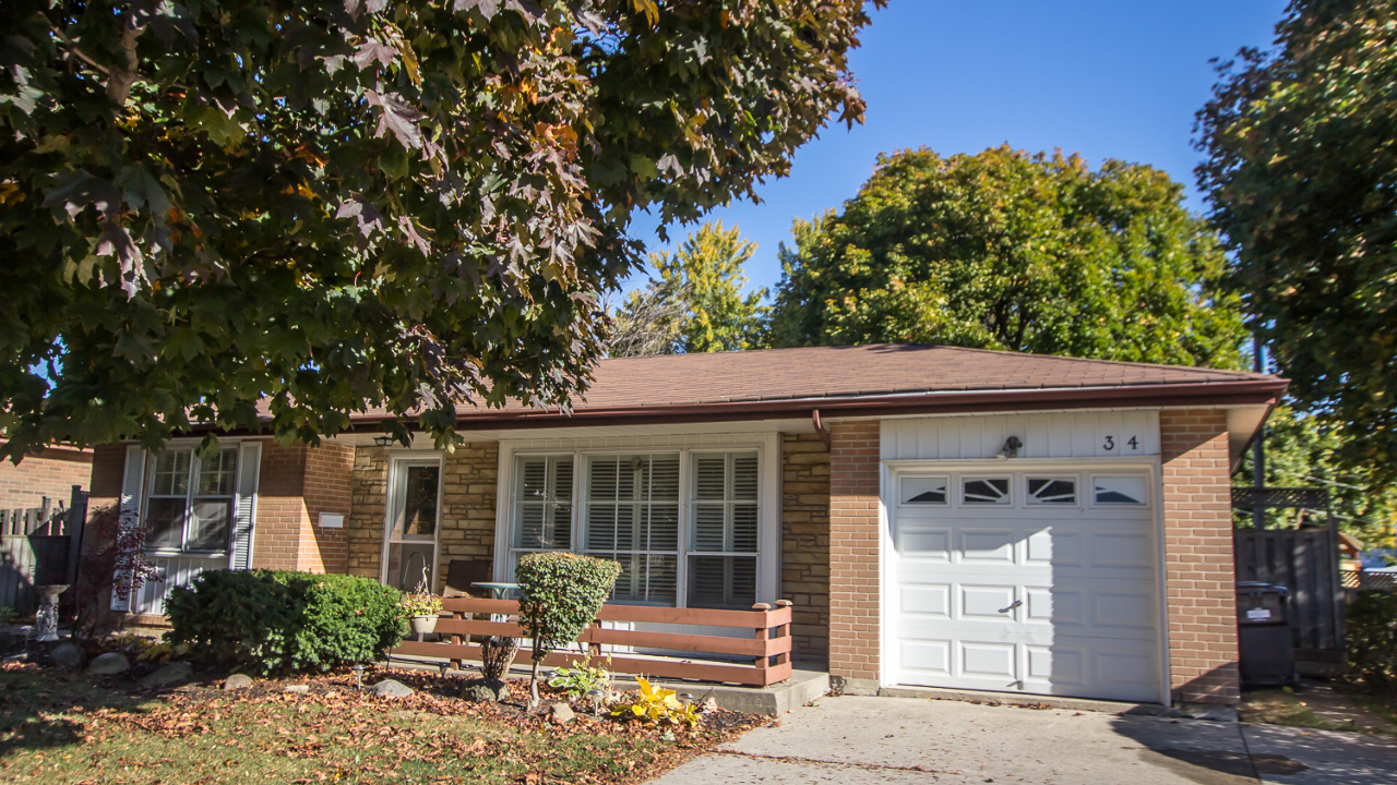34 Basildon Cres, Brampton, ON, L6T 2N3 Scene 1