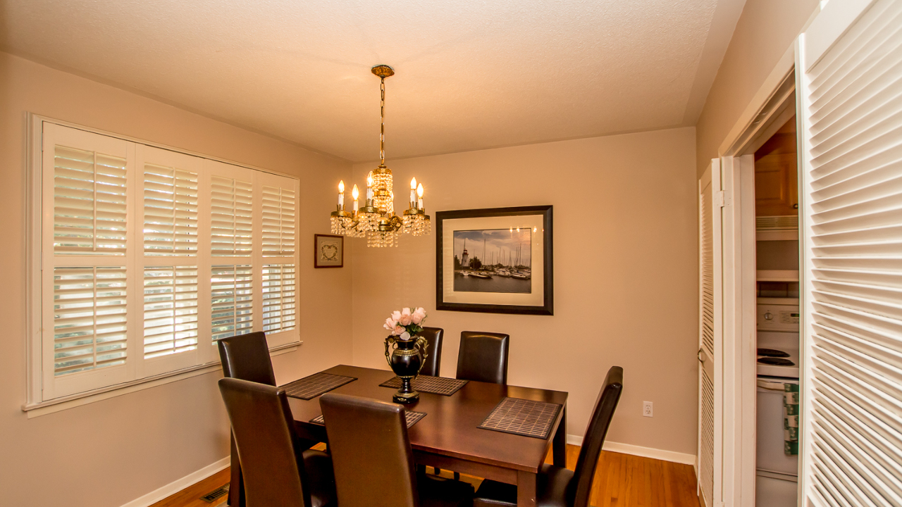 34 Basildon Cres, Brampton, ON, L6T 2N3 Scene 2