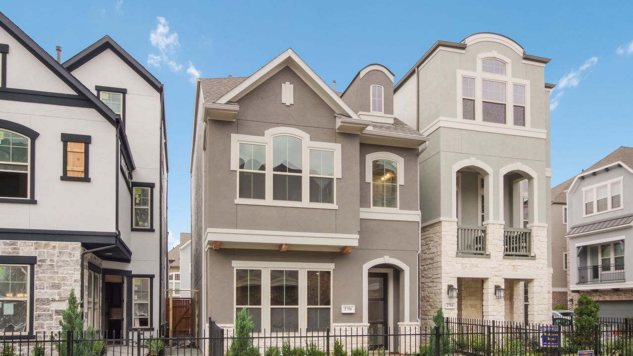 2706StrathwoodLane_001