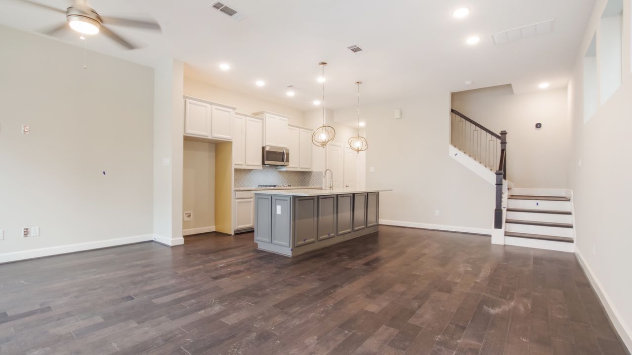 2706StrathwoodLane_004