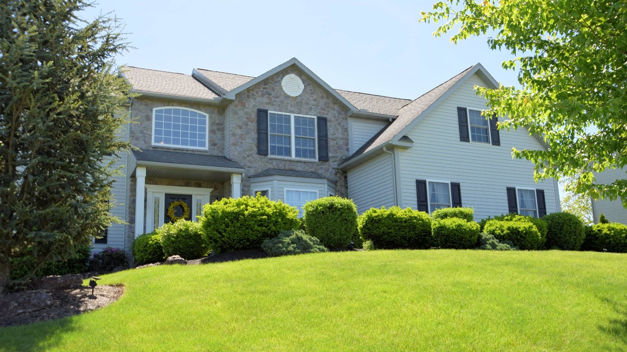 402 Pleasant View Dr, Douglassville, PA, 19518 Scene 1