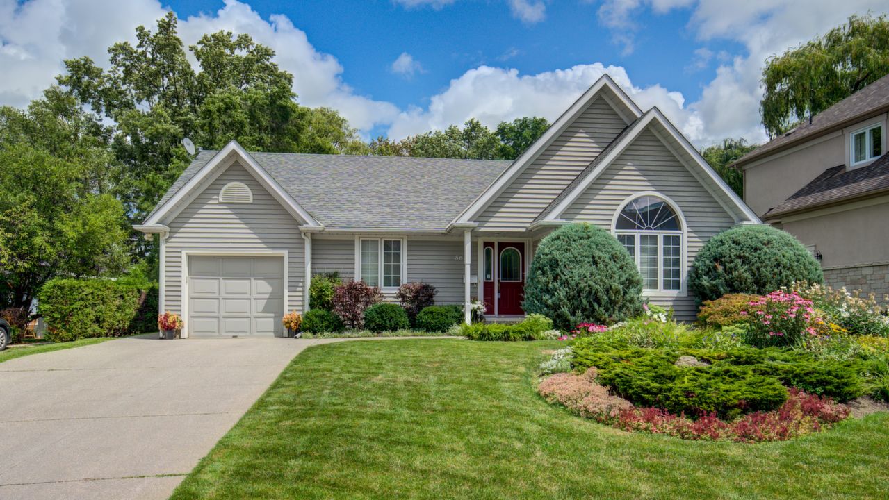 561 Maple Street, Collingwood, ON, L9Y 4V1 Scene 1