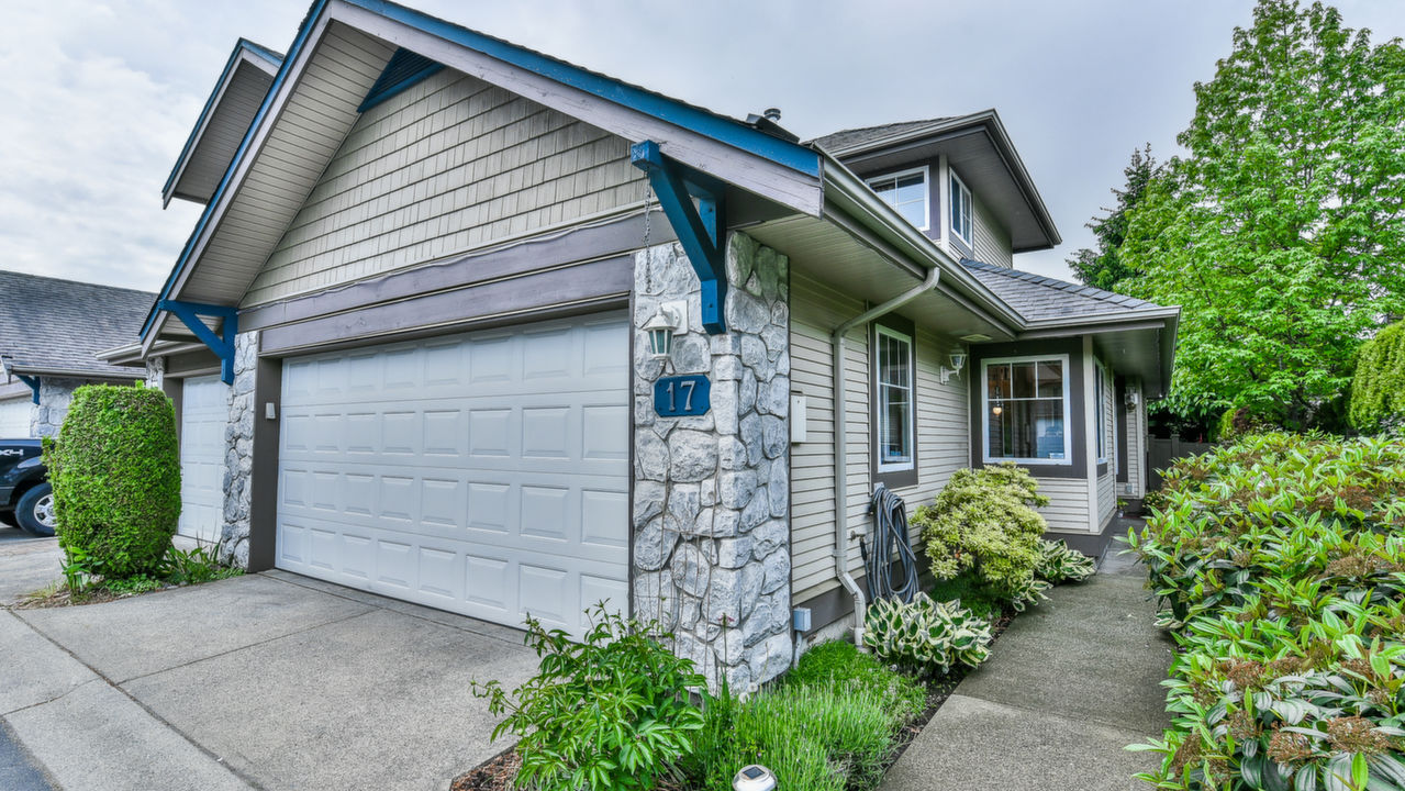 17-8888 151 St, Surrey, BC, V3R 0Z9 Scene 1