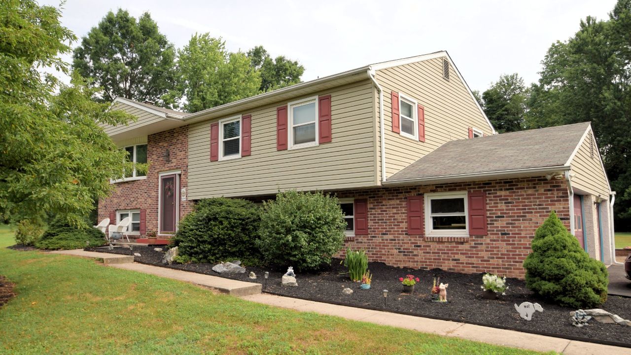 65 Mark Dr, Pottstown, PA, 19465 Scene 1