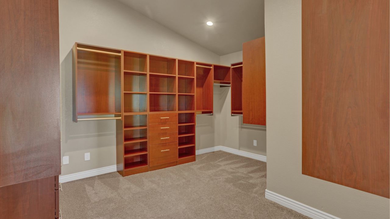 Master Bedroom Closet