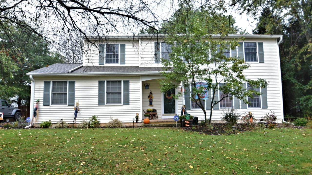 2128 Garden Ave, Warrington, PA, 18976 Scene 1