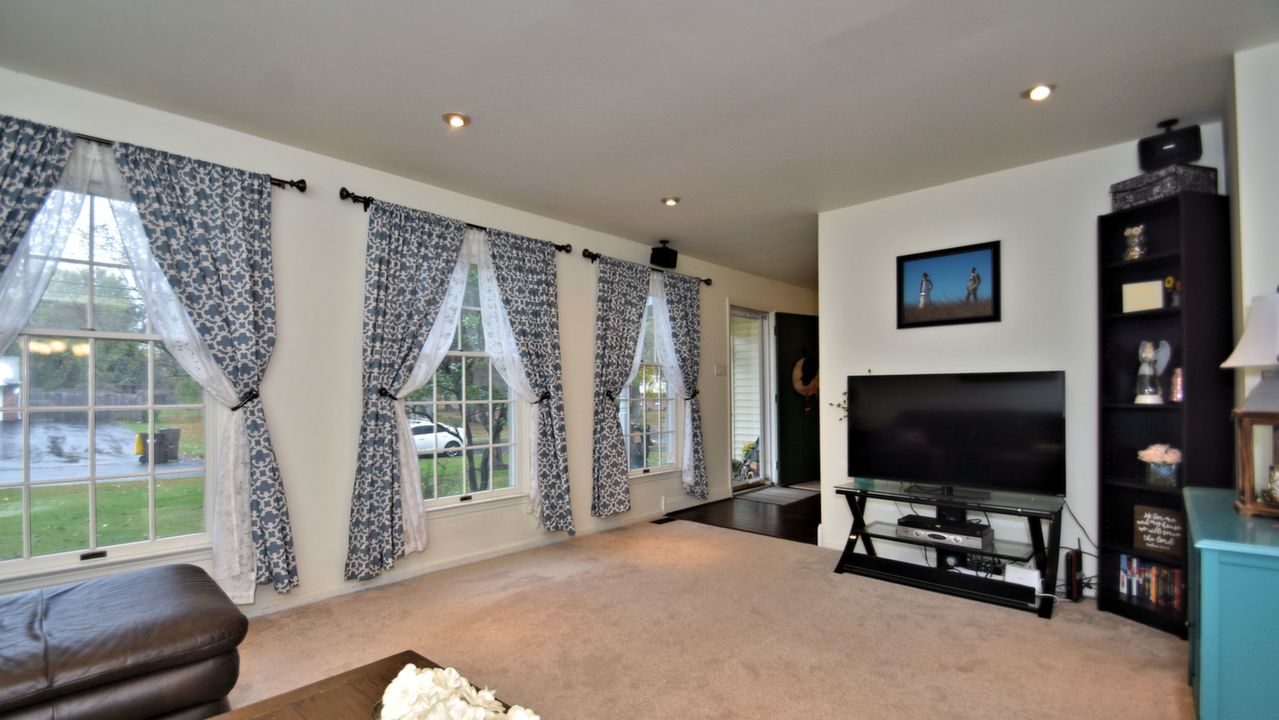 2128 Garden Ave, Warrington, PA, 18976 Scene 2