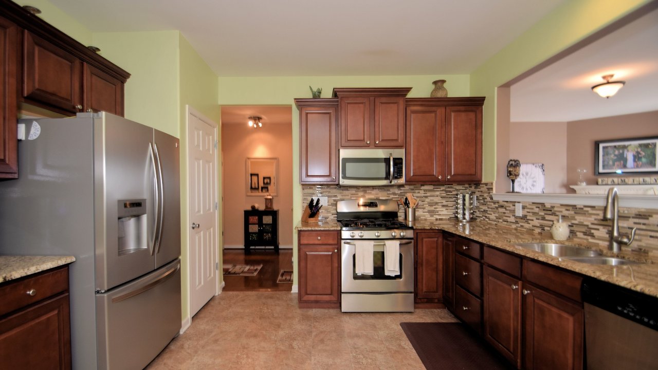 302 Fairfield Circle, Royersford, PA, 19468 Scene 2