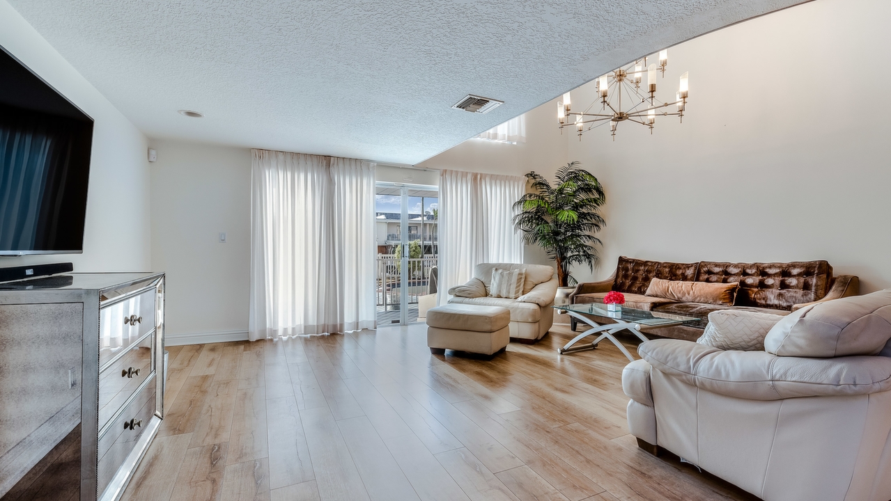3830-NE-171st-St-#1-04
